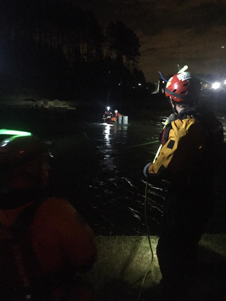 7 Key Tips to Minimizing Risk in a Night Swiftwater Rescue